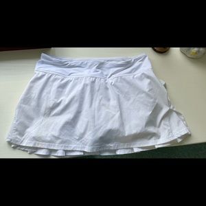 Lululemon pacesetter skirt white size 6